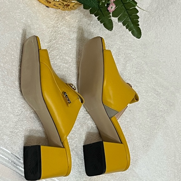 New Gizzelli Designed yellow Sandals. - Picture 4 of 5